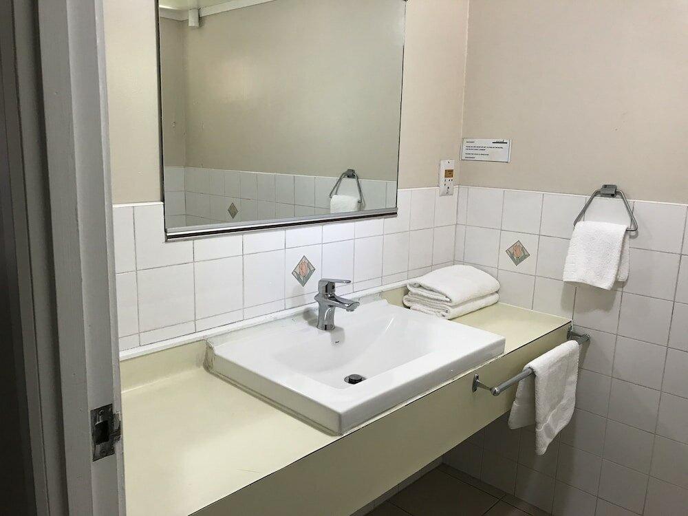 Фото Ascot Epsom Motel