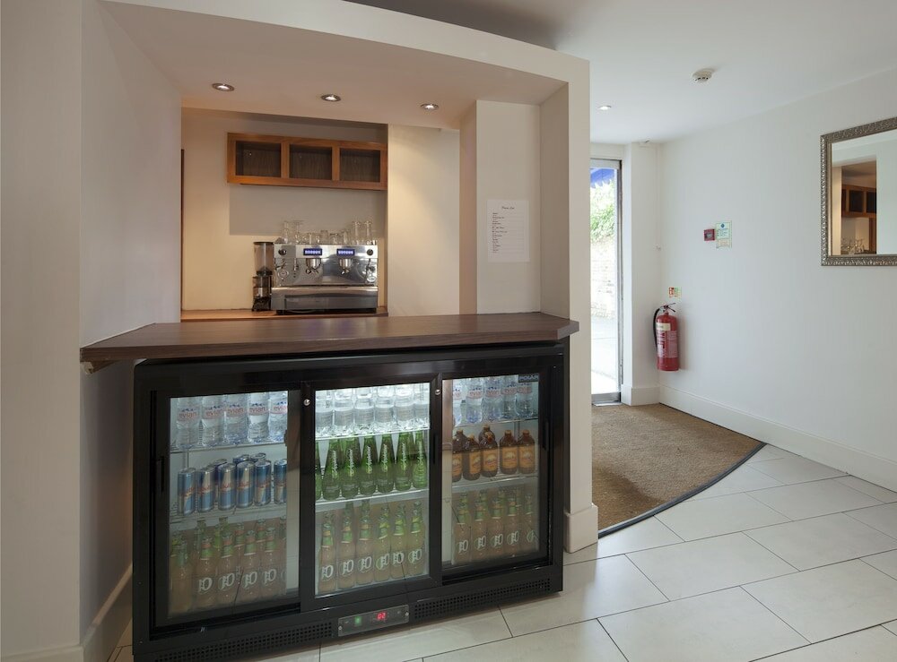 Фото The New London Carlton Hotel & Service Apartments