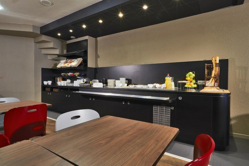 Фото Campanile Paris Ouest - Pte de Champerret Levallois