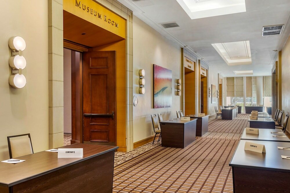 Фото Omni Los Angeles Hotel at California Plaza