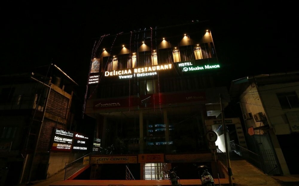 Фото Hotel Marina Manor