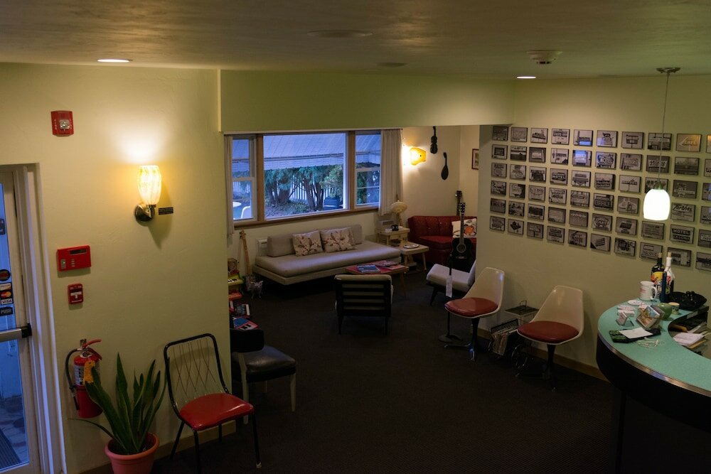 Фото Holiday Music Motel