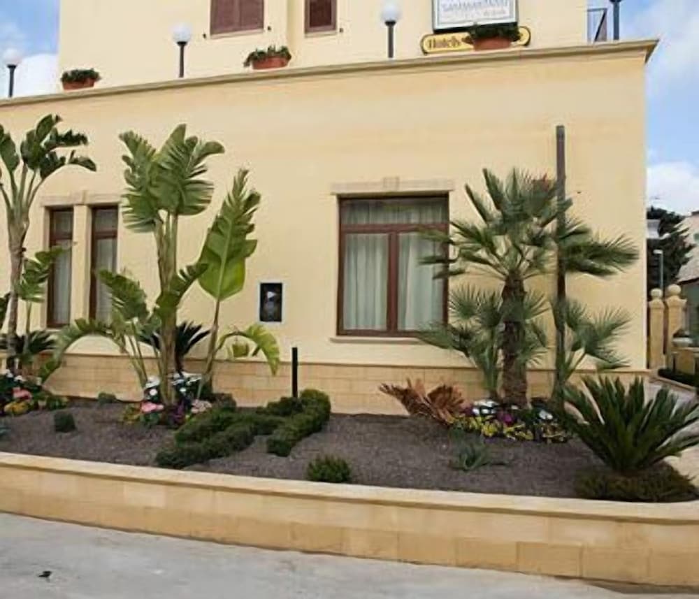 Фото Sammartano Hotel