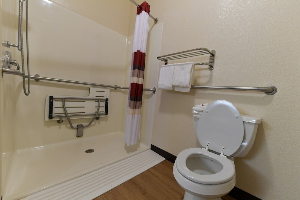 Фото Baymont Inn & Suites by Wyndham Lincoln Ne