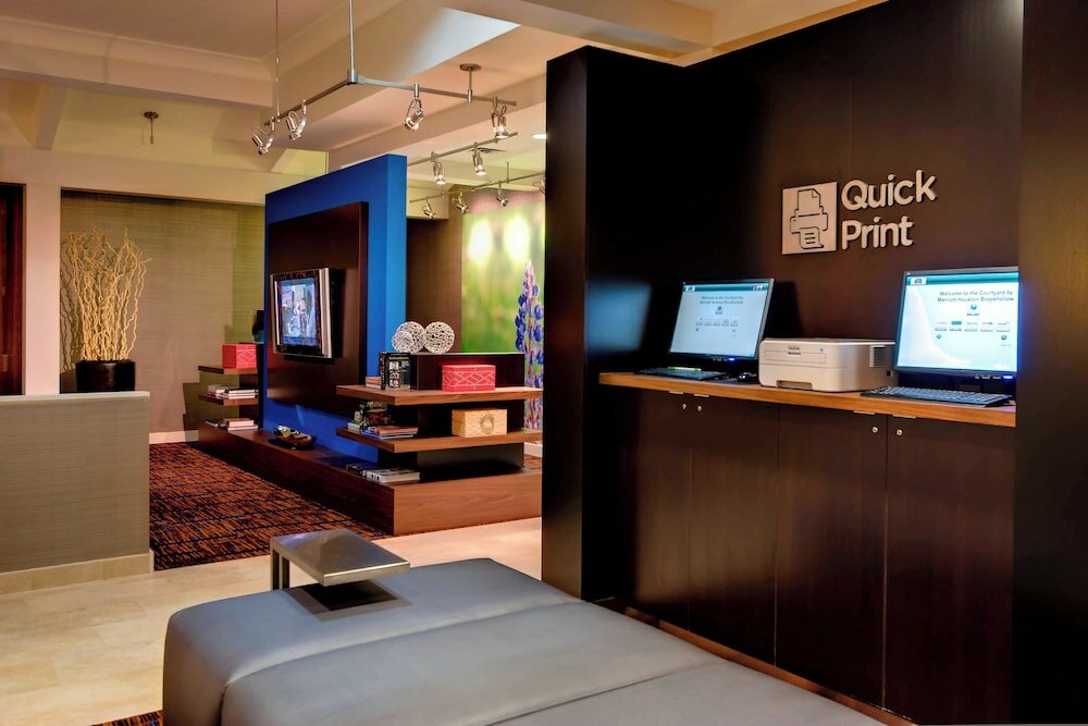 Фото Courtyard by Marriott Houston Brookhollow