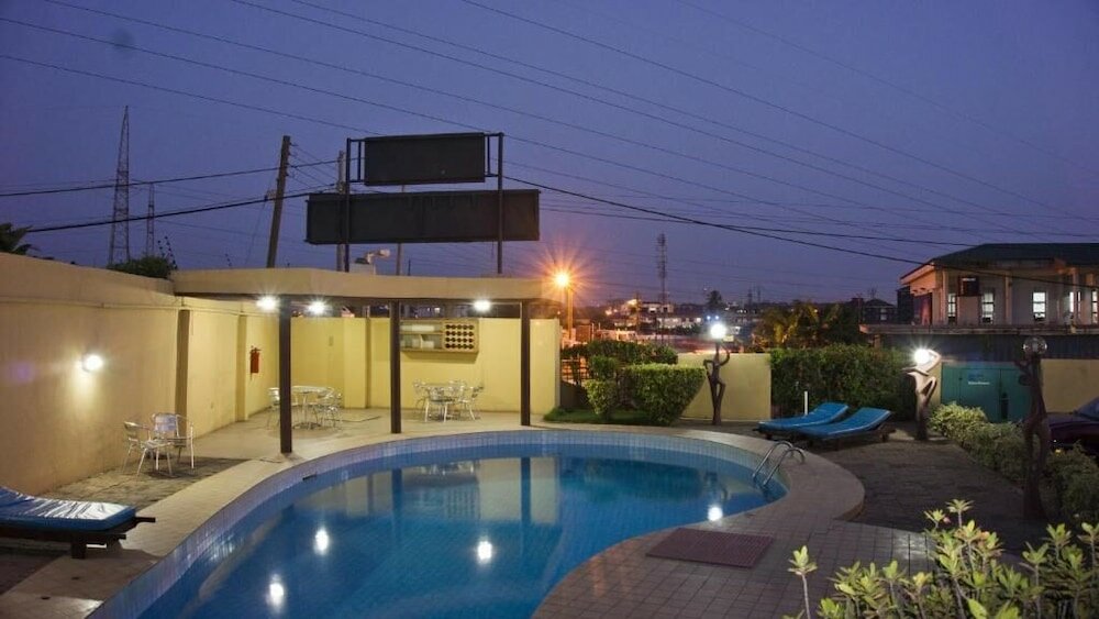 Фото отеля 2