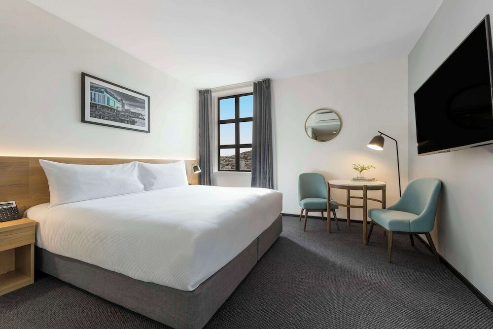 Фото Oaks Wellington Hotel