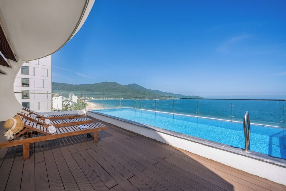 Фото De L'amour Hotel