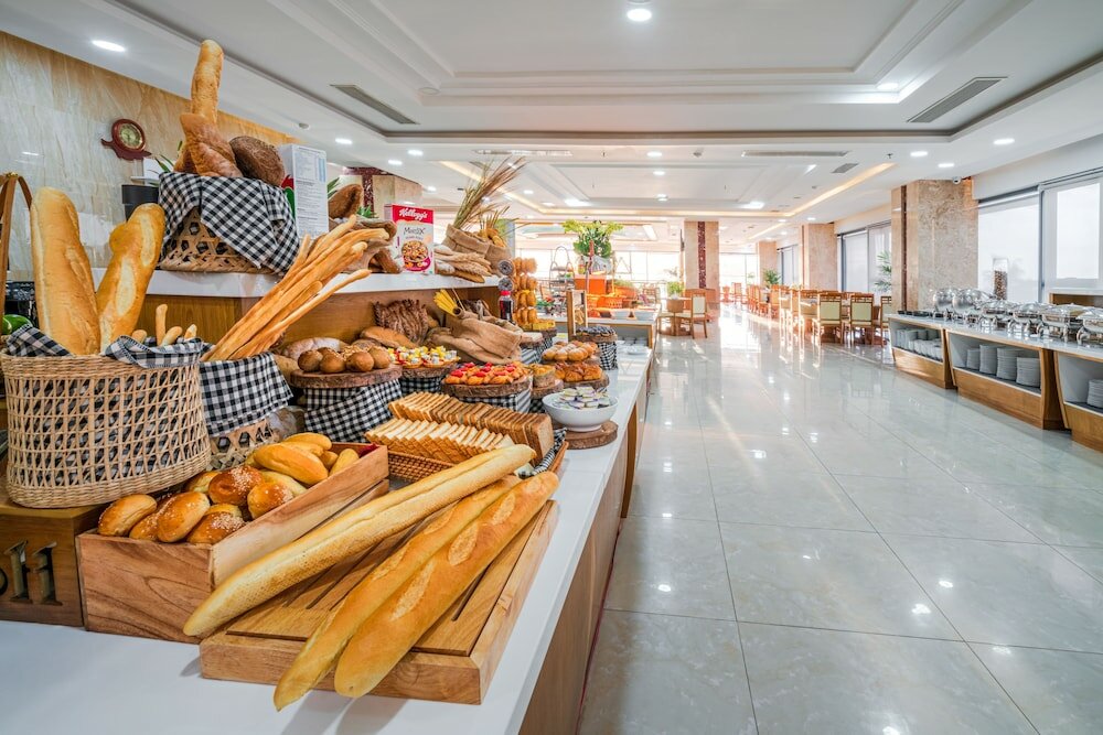 Фото Serene Beach Hotel Danang