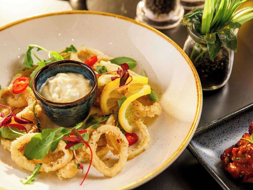 Фото Mercure Cardiff North Hotel