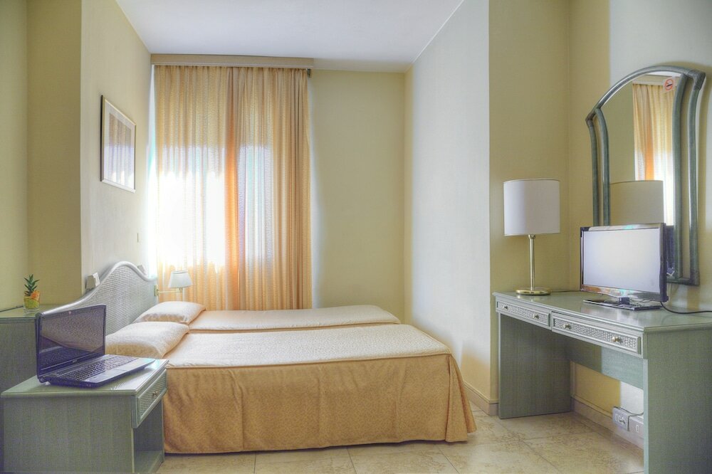 Фото Hotel Amalfi