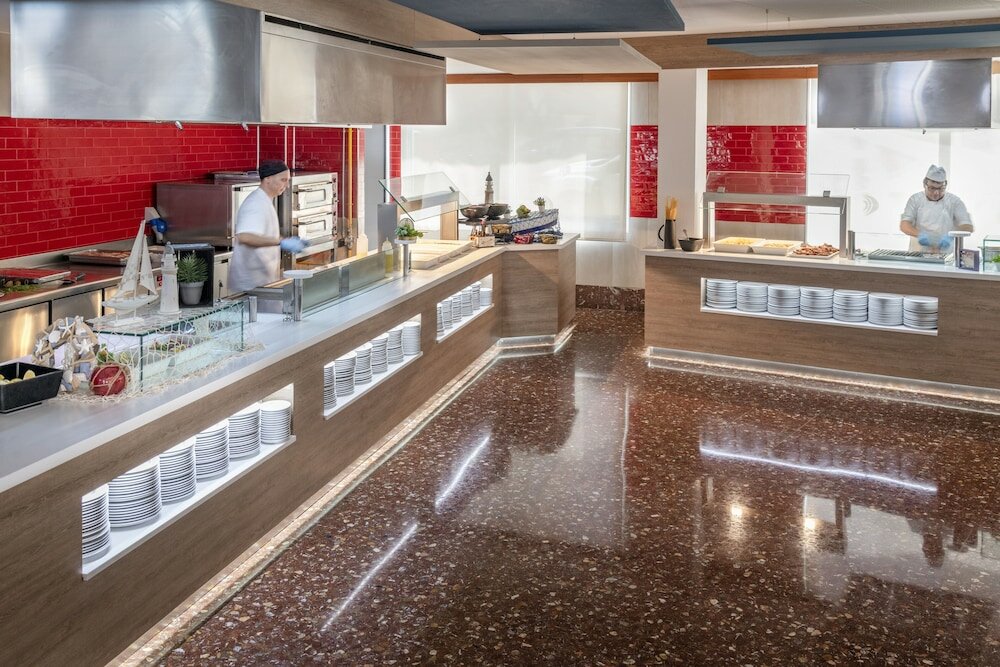 Фото Hotel GHT Aquarium & SPA