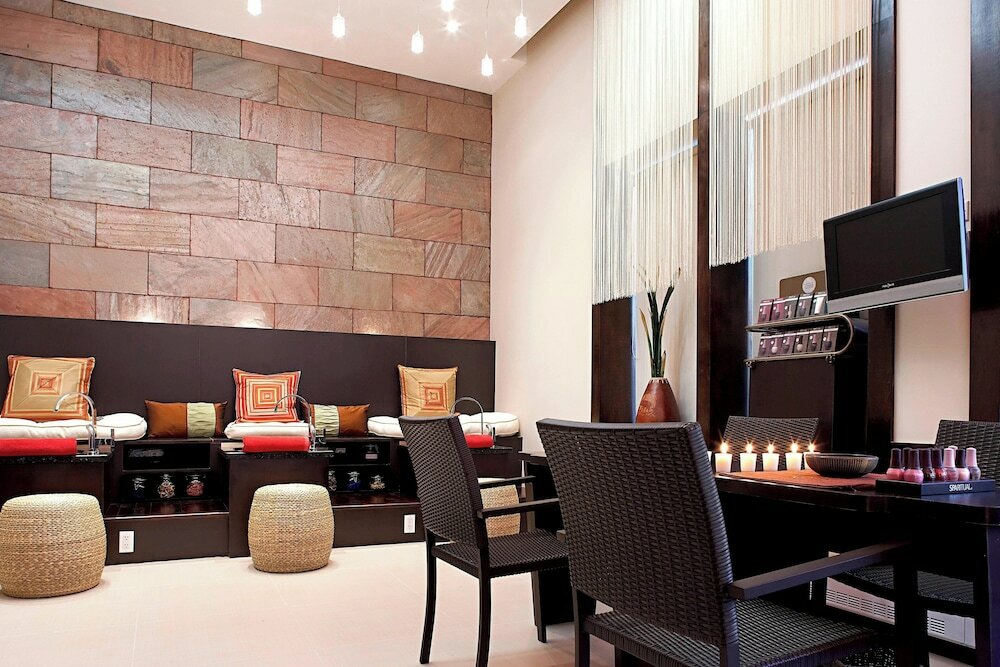 Фото Sheraton Parkway Toronto North Hotel & Suites