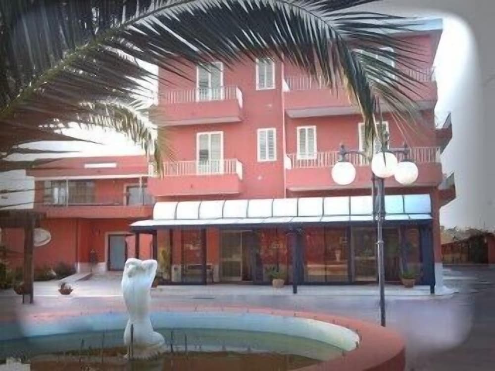 Фото Cordial Hotel