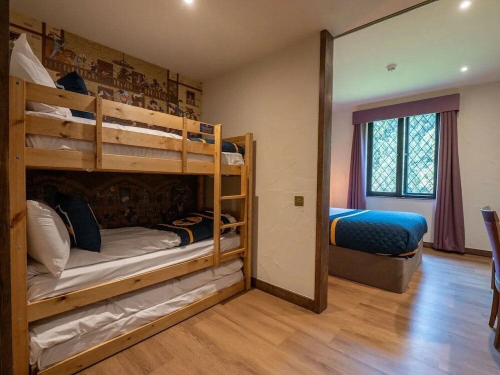 Фото Warwick Castle Knight's Village