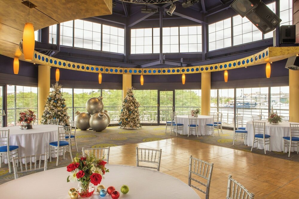 Фото Pier 5 Hotel Baltimore, Curio Collection by Hilton
