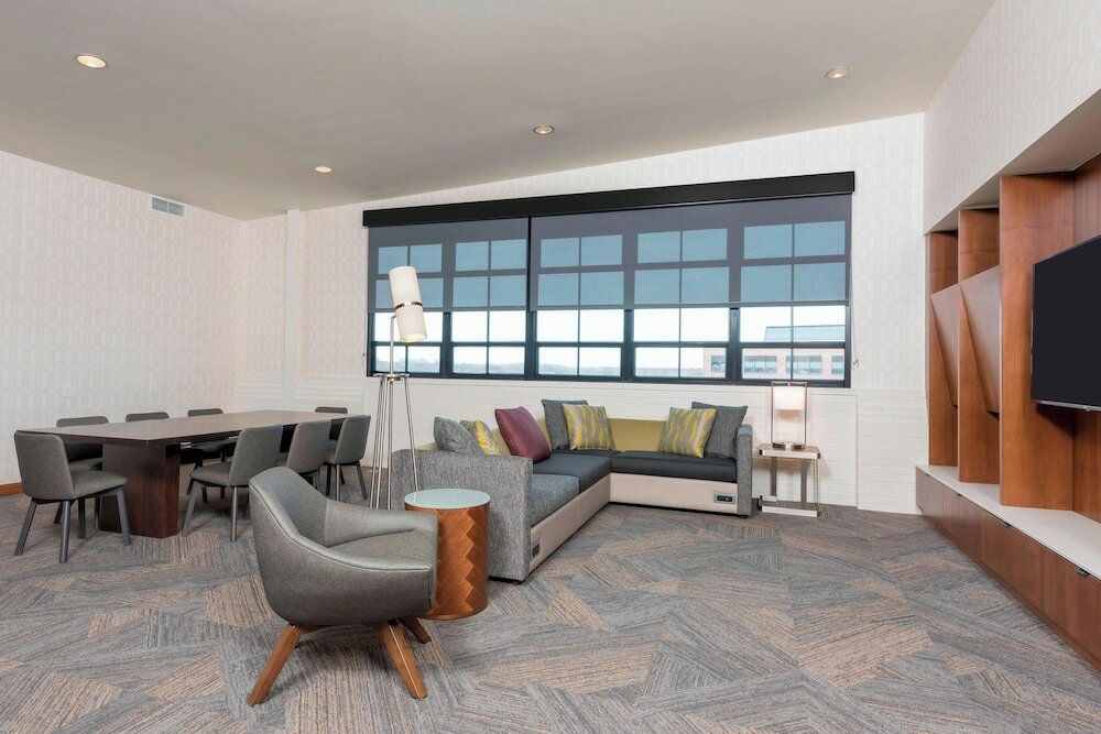 Фото Courtyard by Marriott Waterloo Cedar Falls