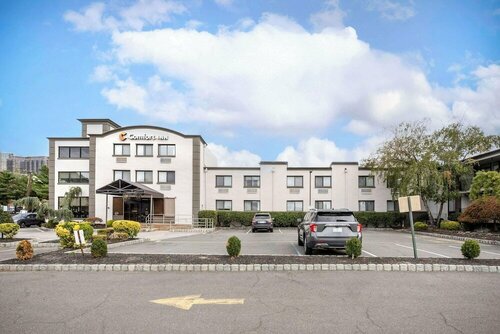 Внешний вид отеля Comfort Inn Edgewater on Hudson River в Эджуотере, фото 4
