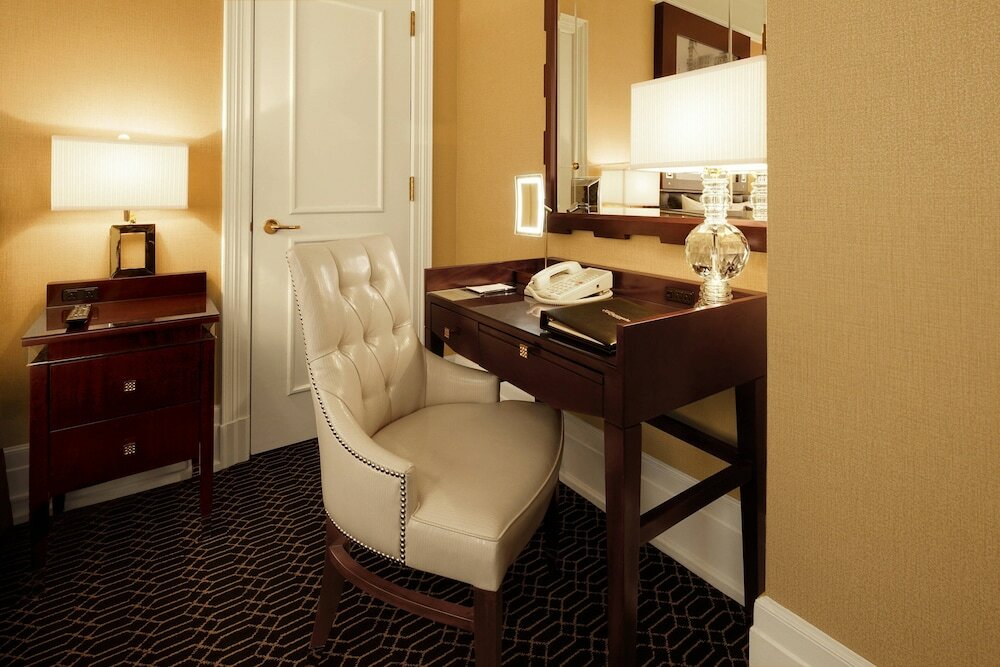 Фото The Algonquin Hotel Times Square, Autograph Collection