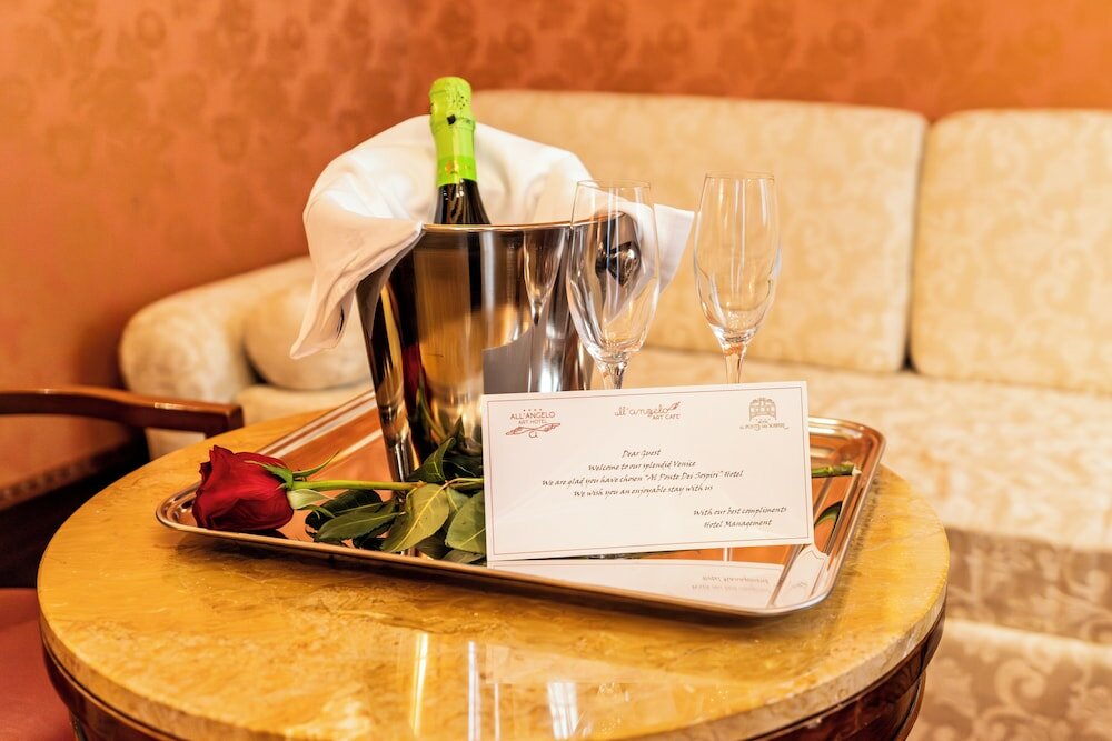 Фото Hotel Al ponte dei sospiri