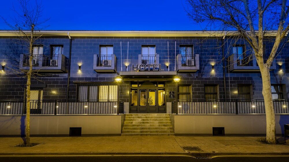 Фото отеля 1