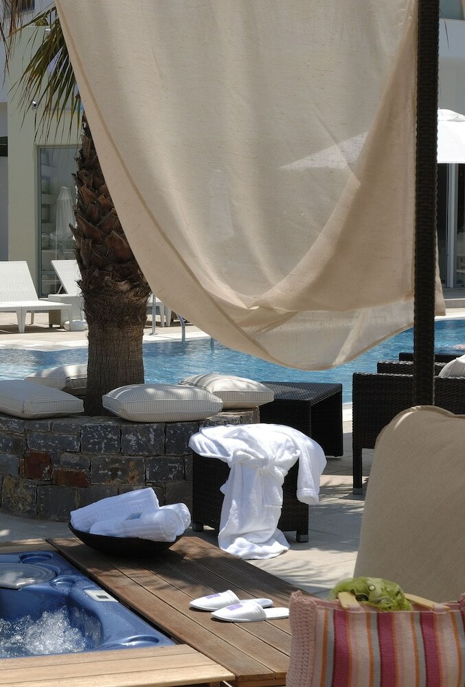 Фото Angela Suites Boutique Hotel