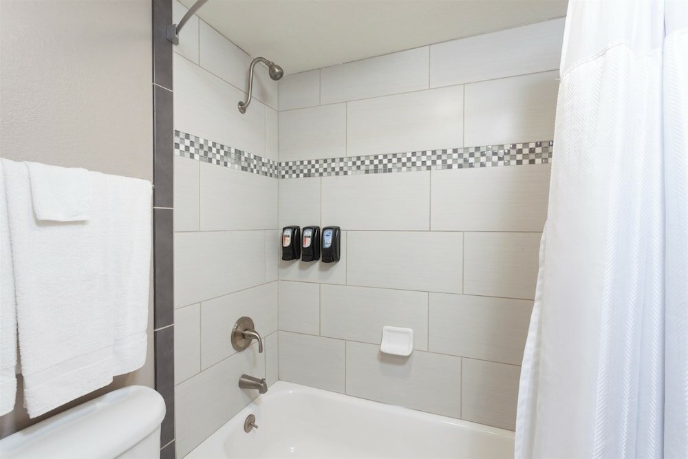 Фото Best Western Plus Diamond Valley Inn