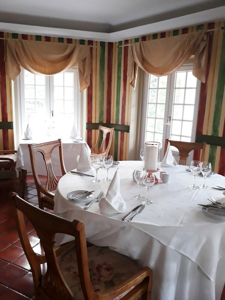 Фото Lawrence's Hotel