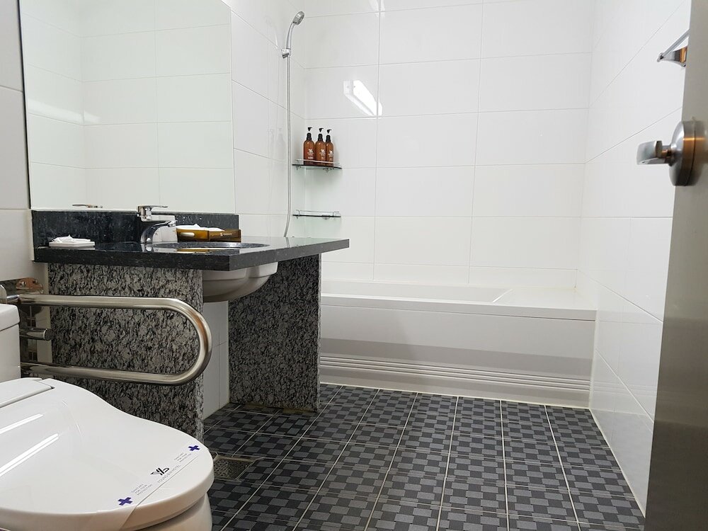 Фото Youngbin Hotel