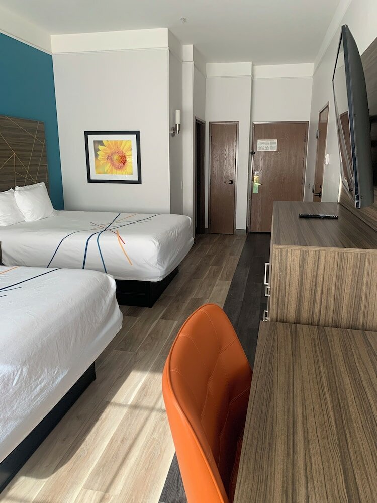 Фото La Quinta Inn & Suites by Wyndham Okc North - Quail Springs