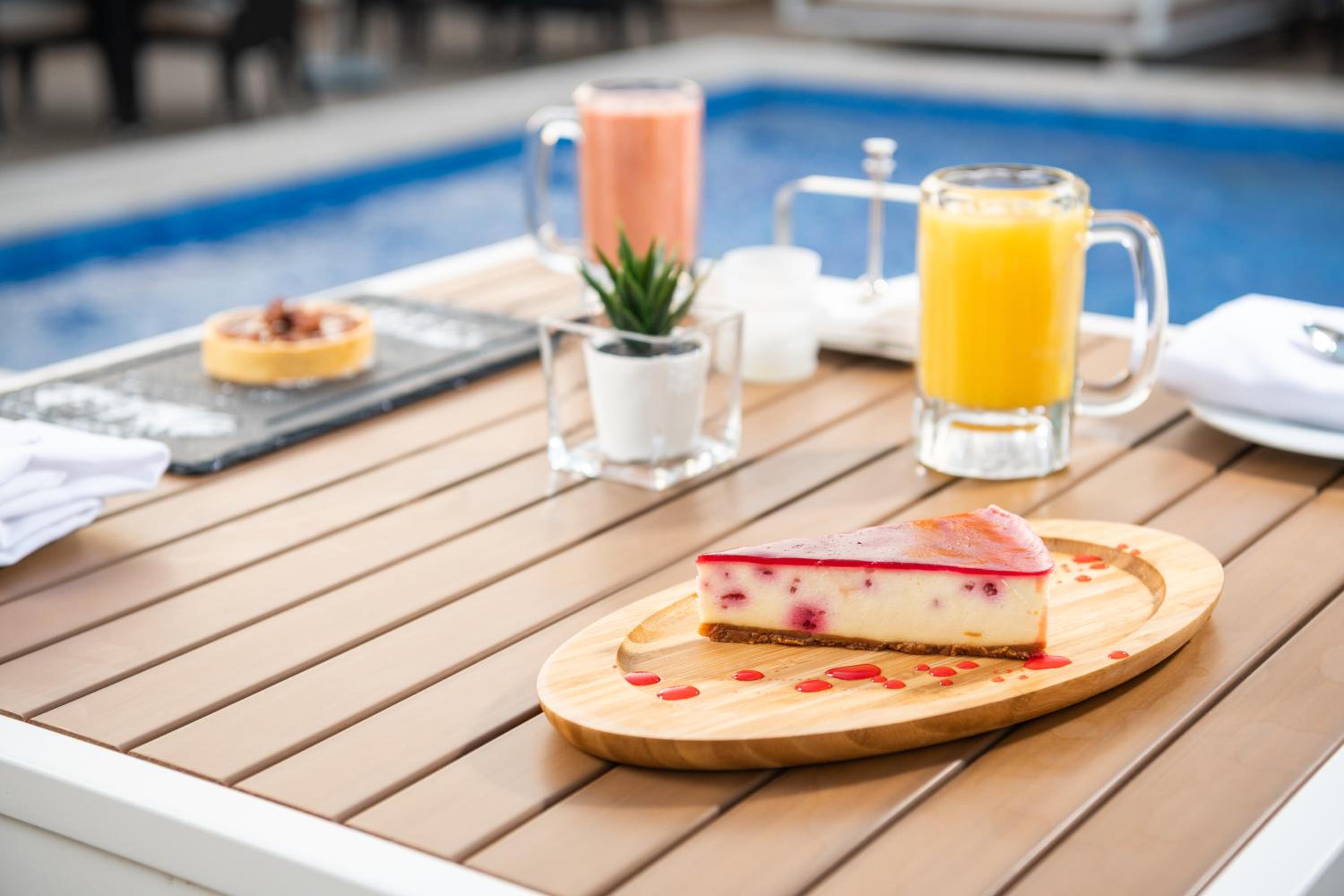 Фото Qamar Hotel Jeddah