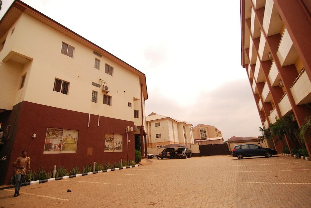 Фото Lapour Hotels Ltd