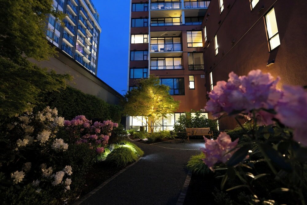 Фото The Oswego Hotel