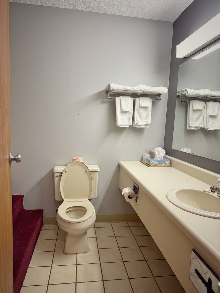 Фото Laketree Inn And Suites Marion