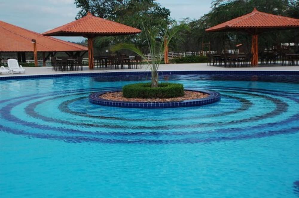 Фото Hotel Canarius de Gravatá