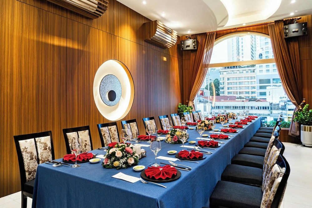 Фото Royal Hotel Saigon