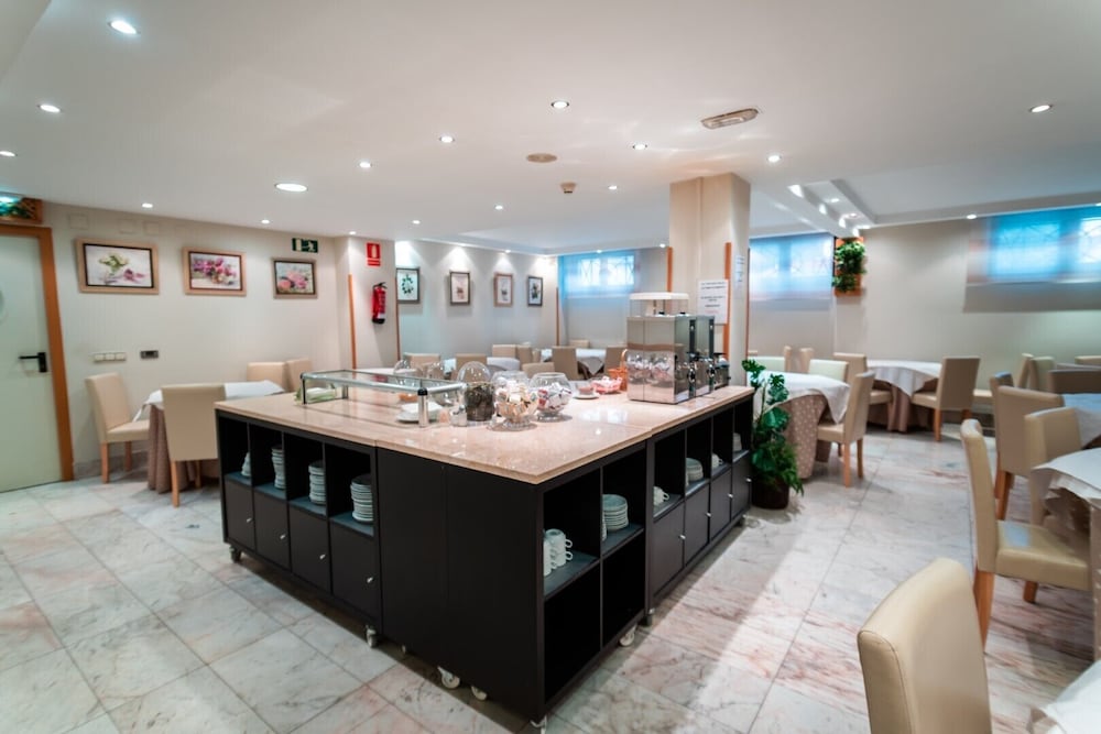 Фото Hotel Astures