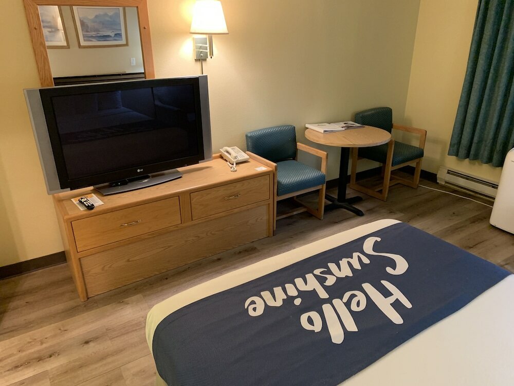 Фото Days Inn by Wyndham Ocean Shores