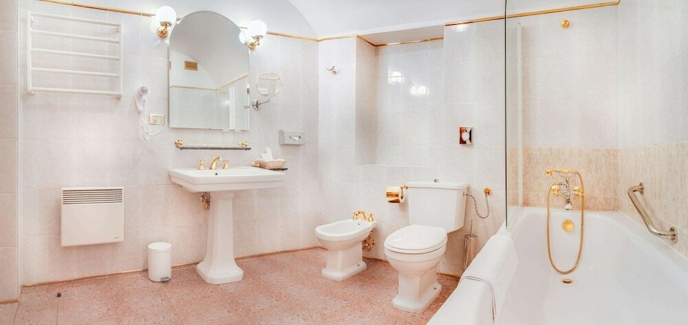 Фото The King Charles