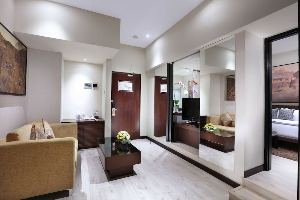 Фото Grand Candi Hotel