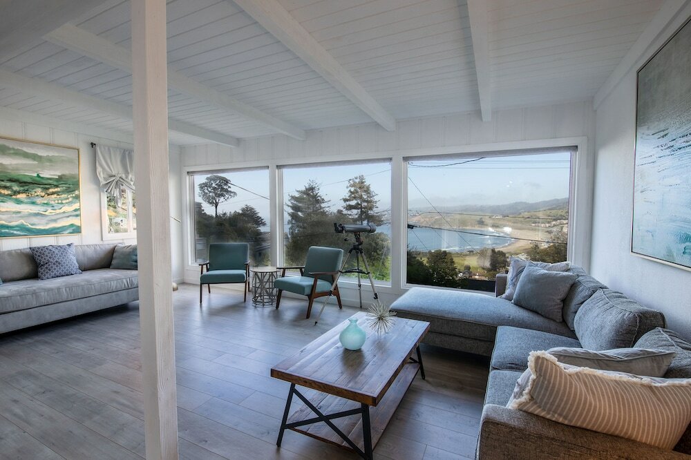 Фото Marbella Lane Pedro Point Beach House with Hot Tub