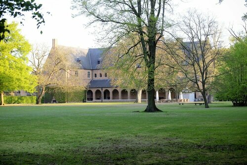 Внешний вид отеля Priorij Corsendonk в Ауд-Тюрнхауте, фото 4