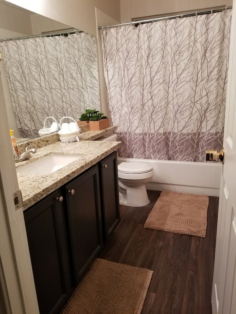 Фото Advantage Court