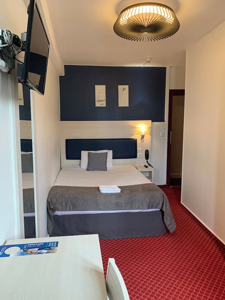 Фото Brit Hotel Bleu Nuit