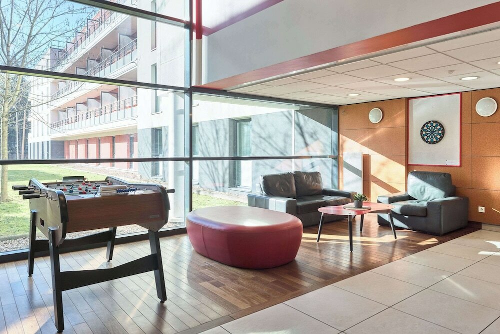 Фото Comfort Aparthotel Versailles Saint Cyr Lecole 