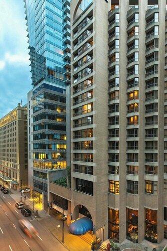 Внешний вид отеля Metropolitan Hotel Vancouver в Ванкувере, фото 1