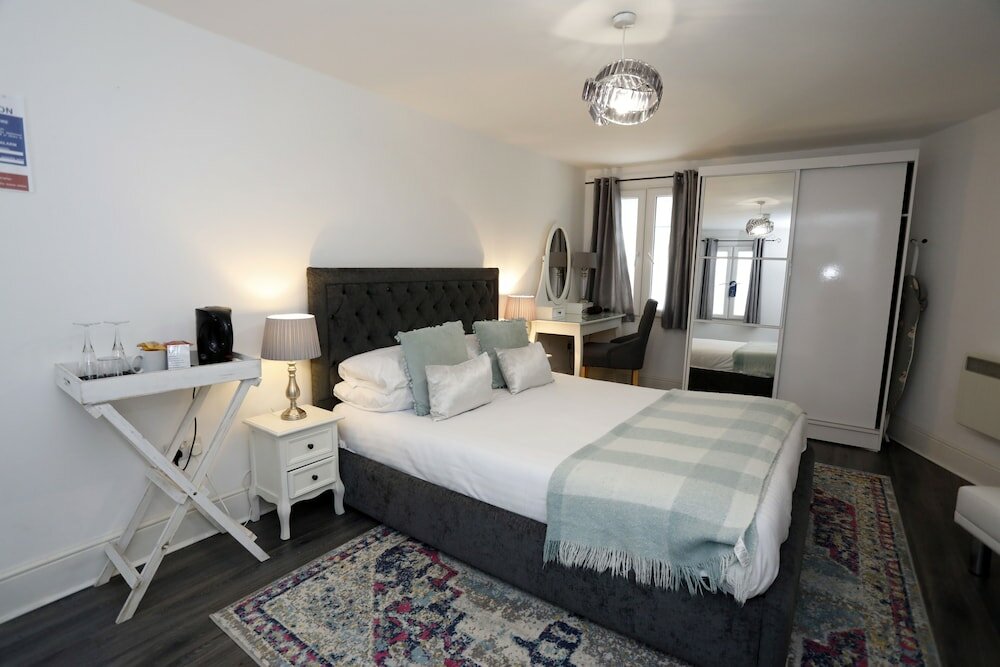 Фото Bexley Village Hotel