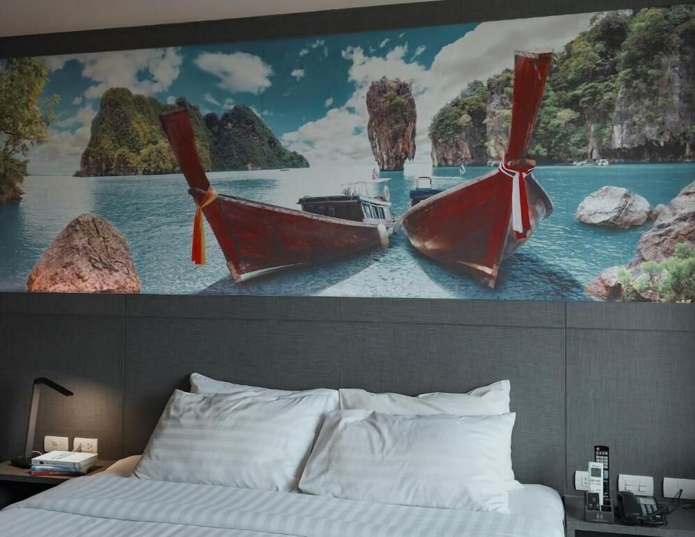 Фото Hyde Park Hotel Bangkok