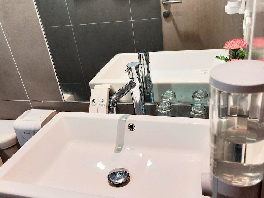 Фото Emerald Hotel