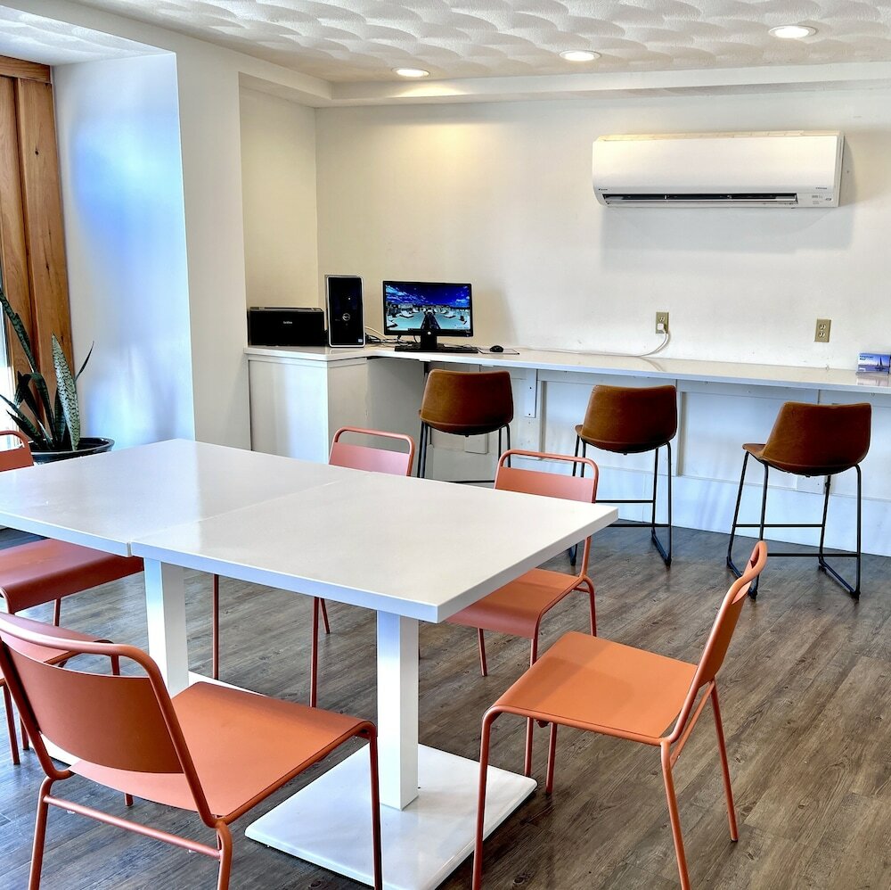 Фото Atlantic Beach Hotel Newport